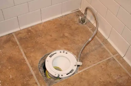 Offset toilet flange problems