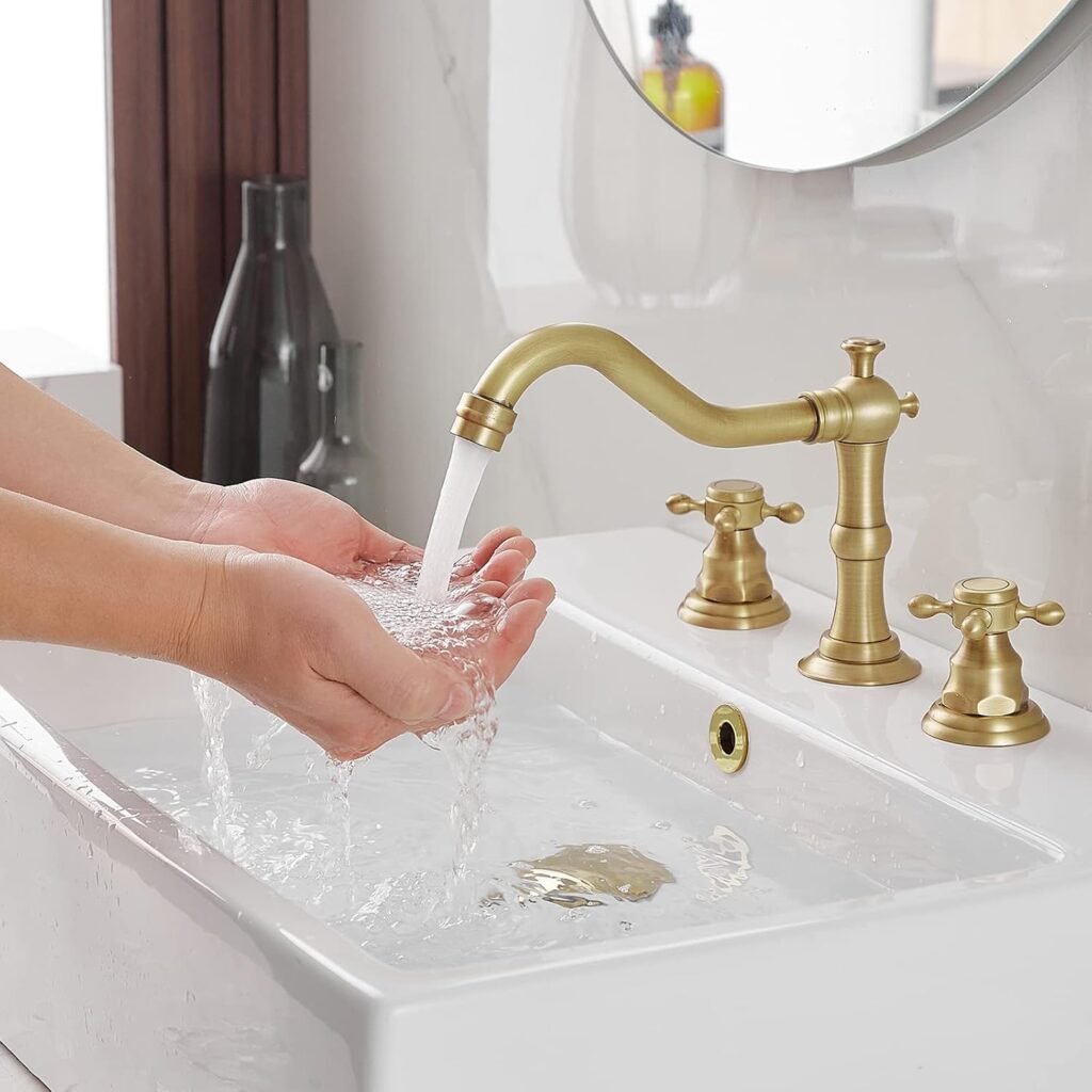 How to Make a Small Bathroom Look Expensive